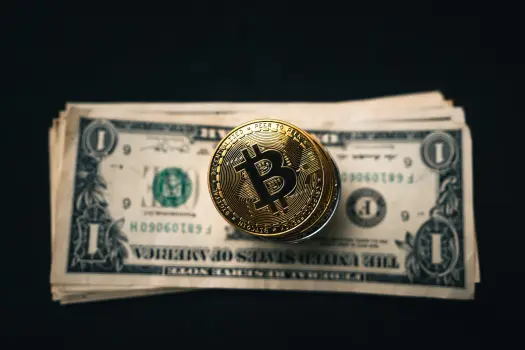 Mercado cripto retoma market cap de US$ 1 tri